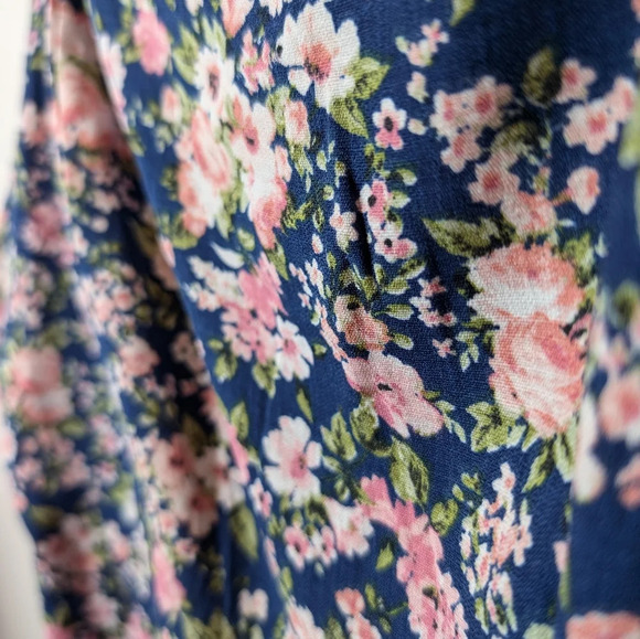 Emerald Sundae Blue Floral Print Thin Strap Sleeveless Ruffle Front Women Medium - Picture 6 of 13